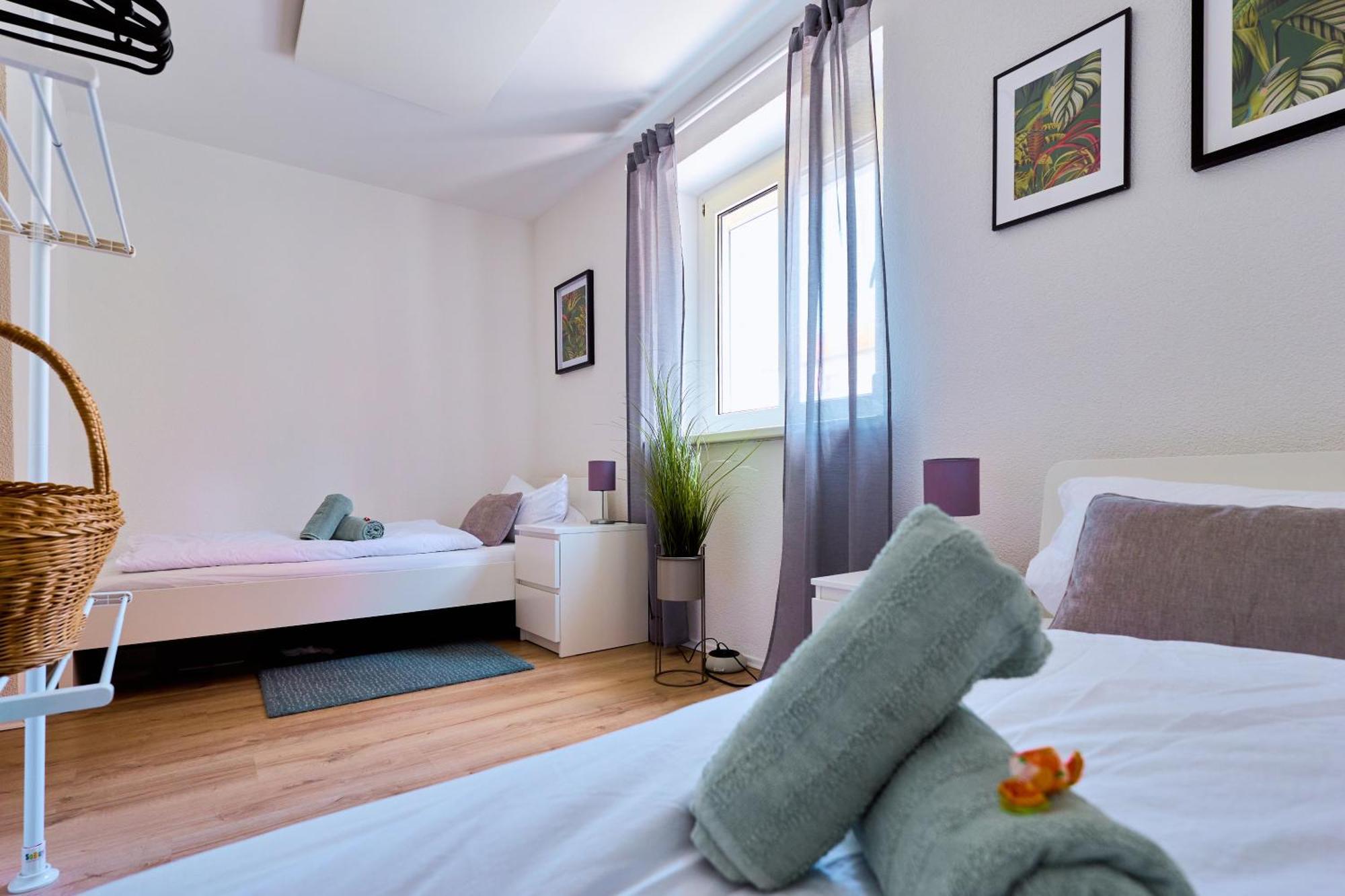 Dreams, 3 Schlafzimmer, Parkplatz, Stadtzentrum Neu-Ulm Buitenkant foto